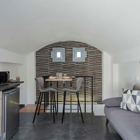 Blackstone Luxury Suites Emporio  Exteriér fotografie