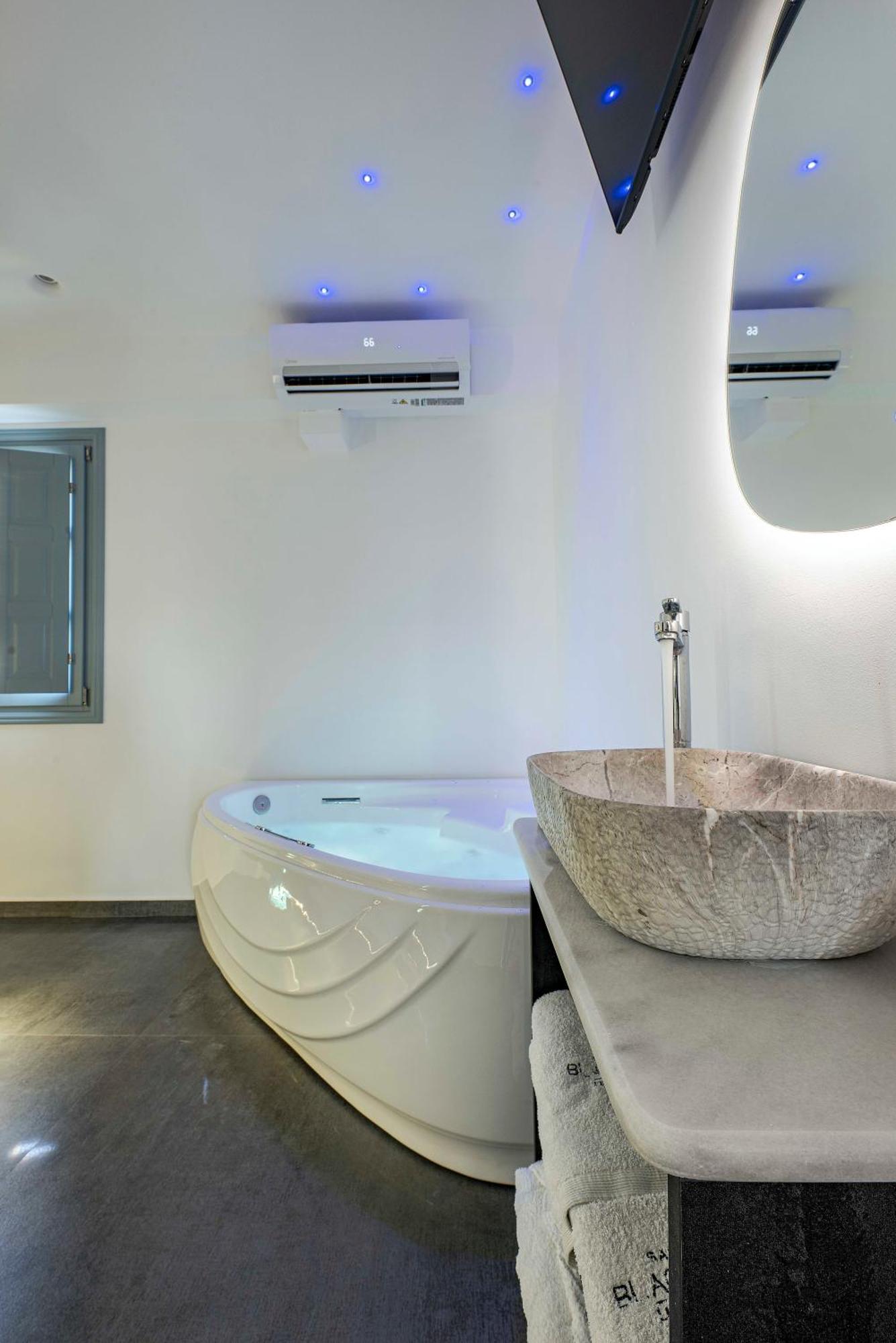 Blackstone Luxury Suites Emporio  Exteriér fotografie