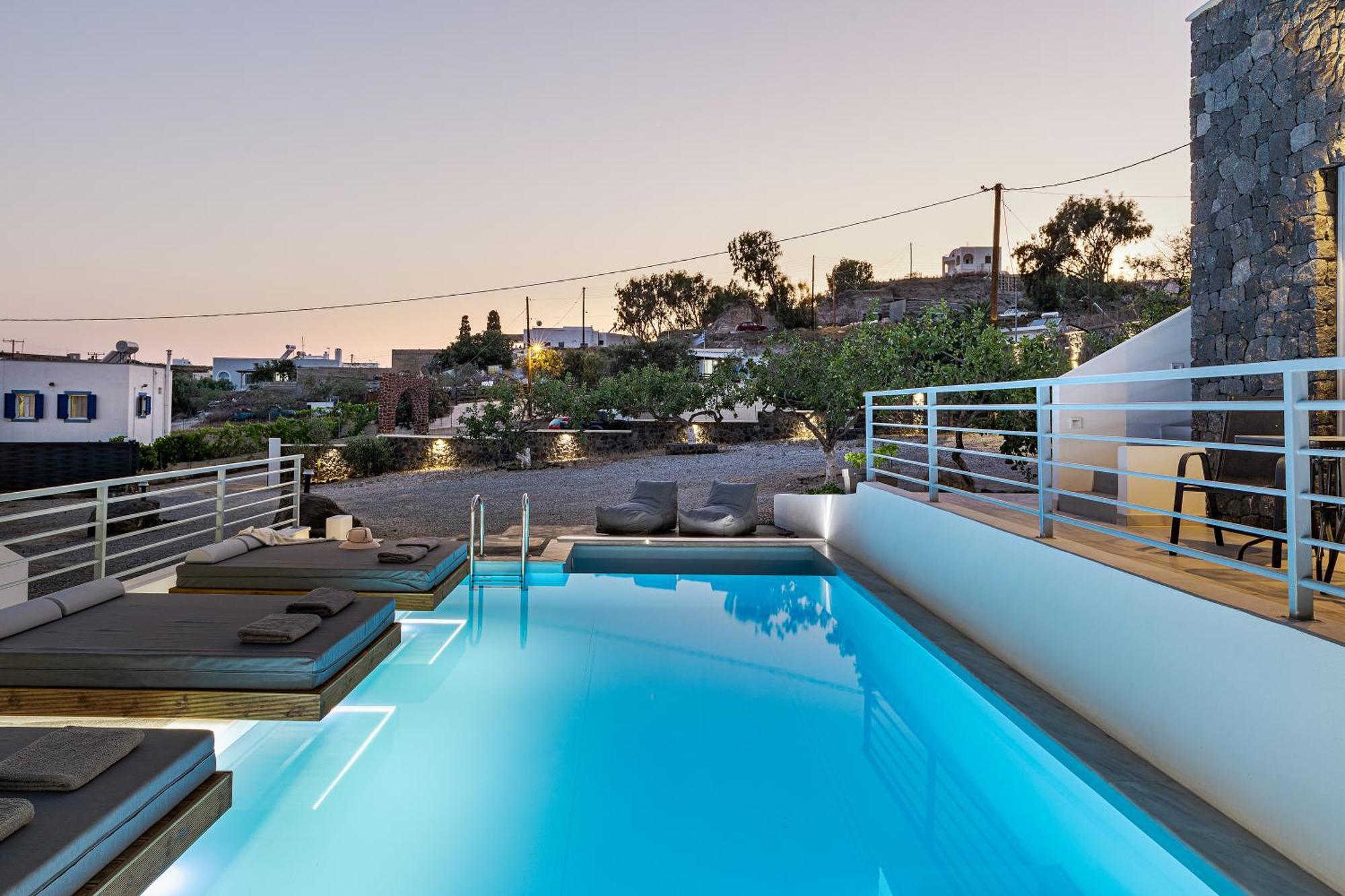 Blackstone Luxury Suites Emporio  Exteriér fotografie